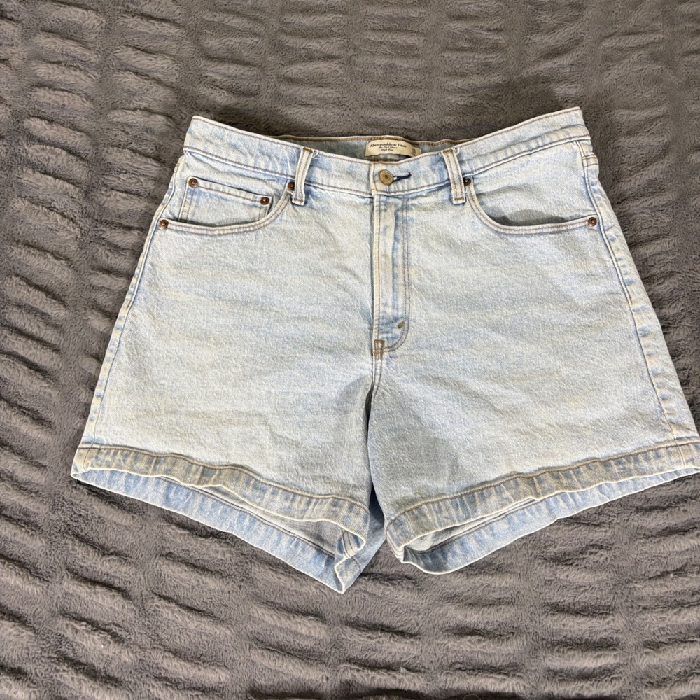 Abercrombie & Fitch The Dad Short High Rise Light Wash Denim Shorts 32 14 AR922